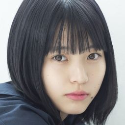 中井友望 飾演 Mana Miyauchi