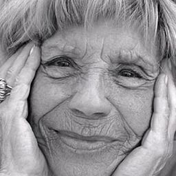 Astrid Henning-Jensen 飾演 House Keeper