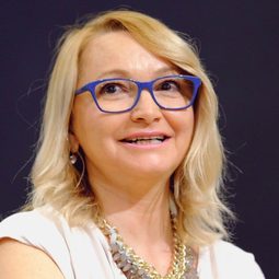 Anna Šišková 飾演 