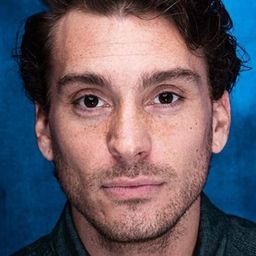 Deano Bugatti - 維多利亞女王：日不落奇緣演員 飾演Queen Victoria's Waiter