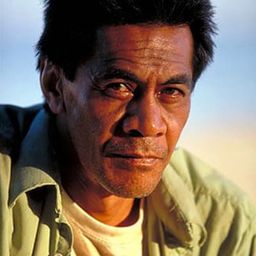 Nathaniel Lees 飾演 Uncle John