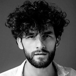 Corneliu Ulici 飾演 Young Bruno Leibovitch