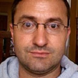 Patrick Olivier 飾演 Peep-show employee