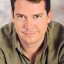 Jim Calvert 飾演 Priest