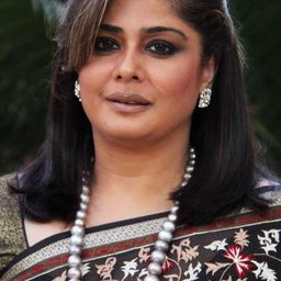 Amita Nangia 飾演 Jeetu's Mother