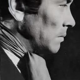 Jorge Villalba 飾演 