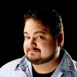 Brad Leo Lyon 飾演 Paul Blake