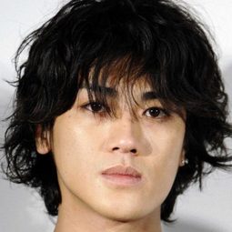 赤西仁 飾演 Self