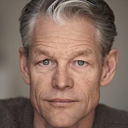 史特凡·溫克 飾演 Gabriel Winter