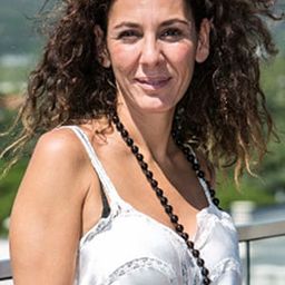 Yael Barnatán 飾演 