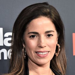 安娜·奧蒂茲 飾演 Zamara Prue