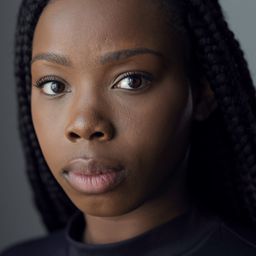 Shaniqua Okwok 飾演 Beth Dixon