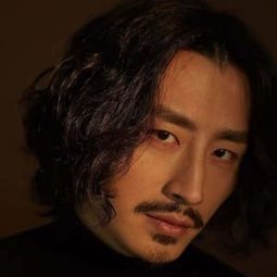 張皓然 - 奮鬥演員 飾演