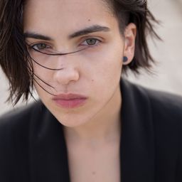 莎倫娜·卡拉馬沙 飾演 Agnese