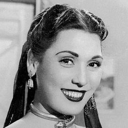 塔赫亞·卡瑞歐卡 - 亞歷山卓：其城其事演員 飾演Tahia