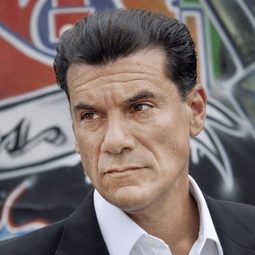 John Bianco 飾演 Henry's Father