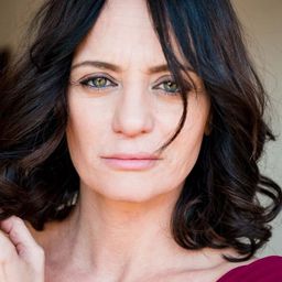 維魯絲卡·羅西 飾演 Gianna