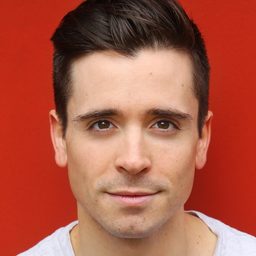 Matt Doyle 飾演 Self