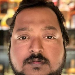 Soumyajit Majumdar 飾演 