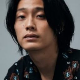 高橋裏恩 - 狂賭之淵之絕體絕命俄羅斯輪盤演員 飾演Moyashi Neginira