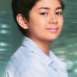 Zac Sibug 飾演 Elio