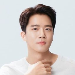 河錫辰 飾演 Kim Tae-yo