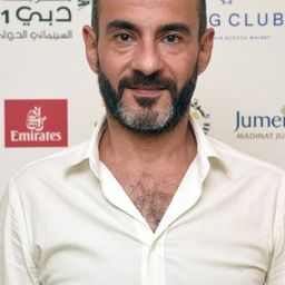 Rami Yasin 飾演 Neurologist