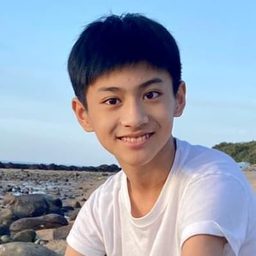 朱宥丞 飾演 Chou He-ching