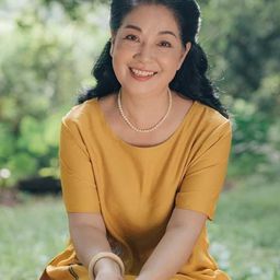 Minh Phương 飾演 Auntie Nga