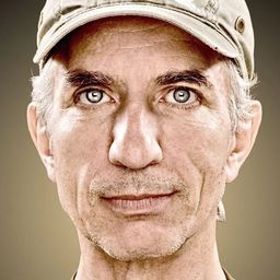 拉夫·瑞特 飾演 Frenssen