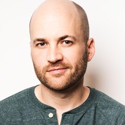 Chris Rickett 飾演 Counter Man