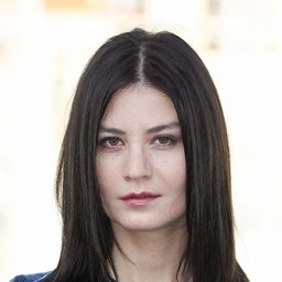 Malin Buska 飾演 Natalie Krajnic