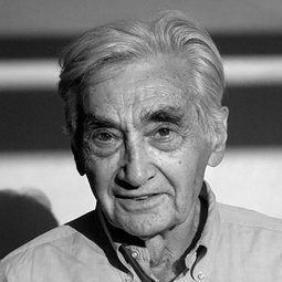 Howard Zinn 飾演 Self