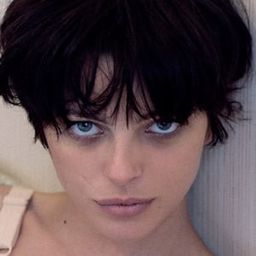 Agnese Claisse 飾演 