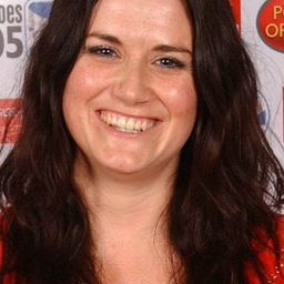 Dawn Steele 飾演 Kathy Kennedy