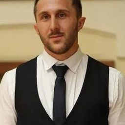 Tedo Bekhauri 飾演 