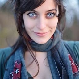 Linda Messerklinger 飾演 Anita