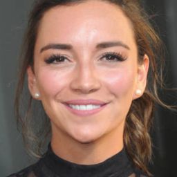 蕾吉娜·布蘭頓 飾演 Rita