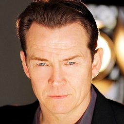 Brent Stait 飾演 Gary