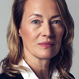 Gabrielle Lazure 飾演 Viv Tanner