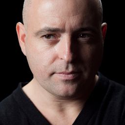 Ian Coppinger 飾演 Mog (voice)