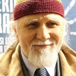 Moni Ovadia 飾演 Lucio