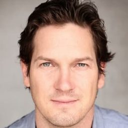 Mike Carpenter - 轟天諜戰演員 飾演Young Icarus