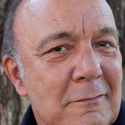 Manuel Vicente 飾演 Intendente