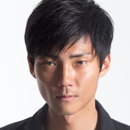 毎熊克哉 飾演 Riku Shinoda