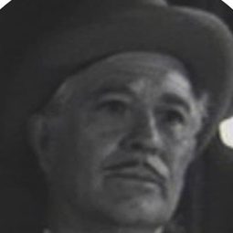 Paul Bradley - 上流社會演員 飾演Party Guest (uncredited)