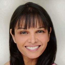 Seema Rahmani 飾演 Chandra