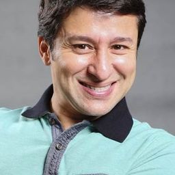 Tadeu Mello 飾演 Pastor