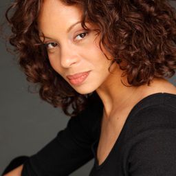 Portia Cue - Champion演員 飾演Annabelle Evans