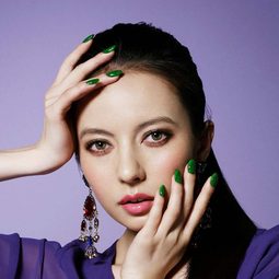 貝基 飾演 Julie